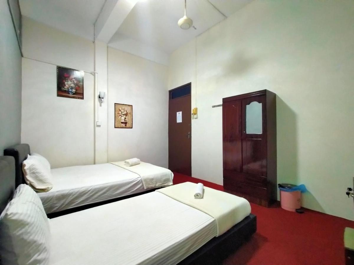 Spot On 89994 Rz Gold Hotel Kuala Kerai Luaran gambar